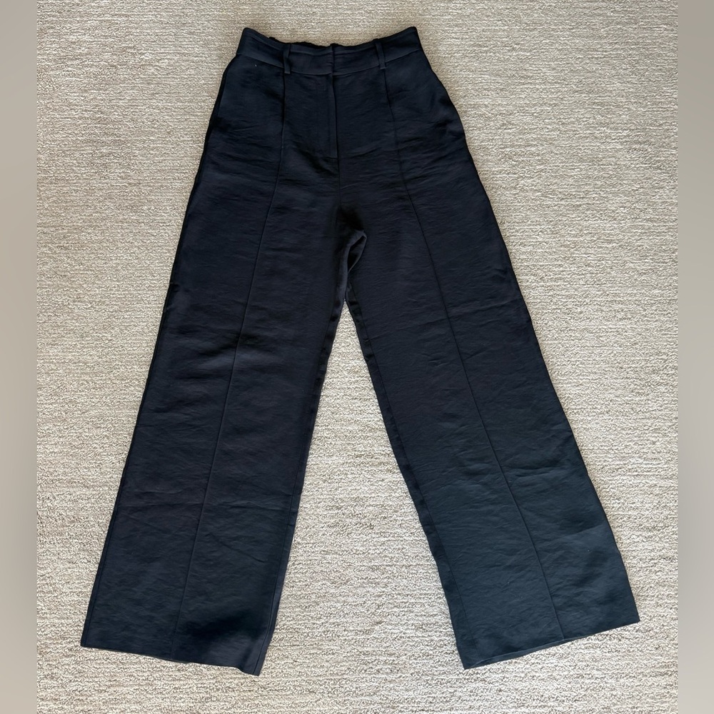 Wayf Womens Classic Black Baggy Leg Trousers. Size 4.